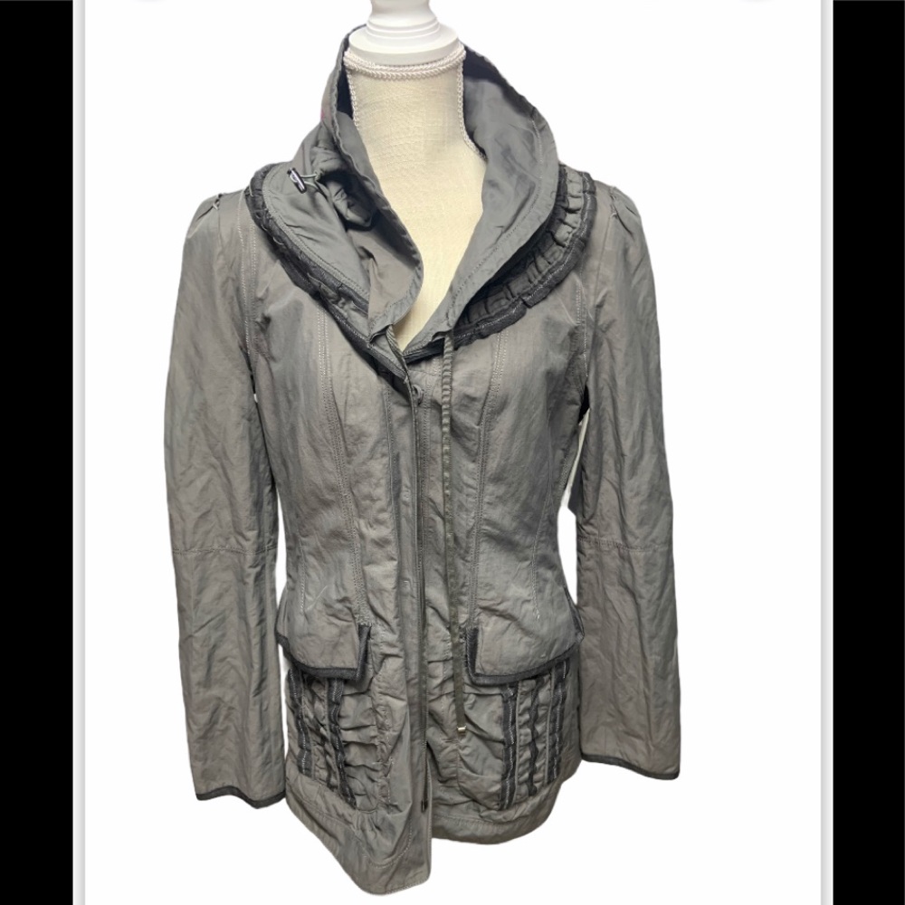Elie Tahari‎ jacket
